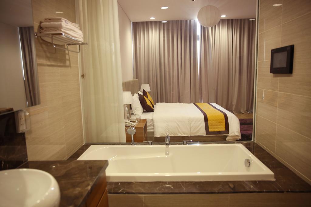 Dolphin Plaza Hanoi Bagian luar foto